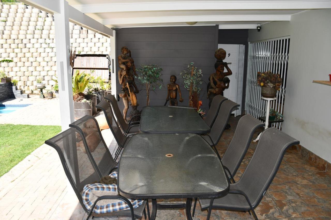 קניסנה Friendz Guesthouse מראה חיצוני תמונה