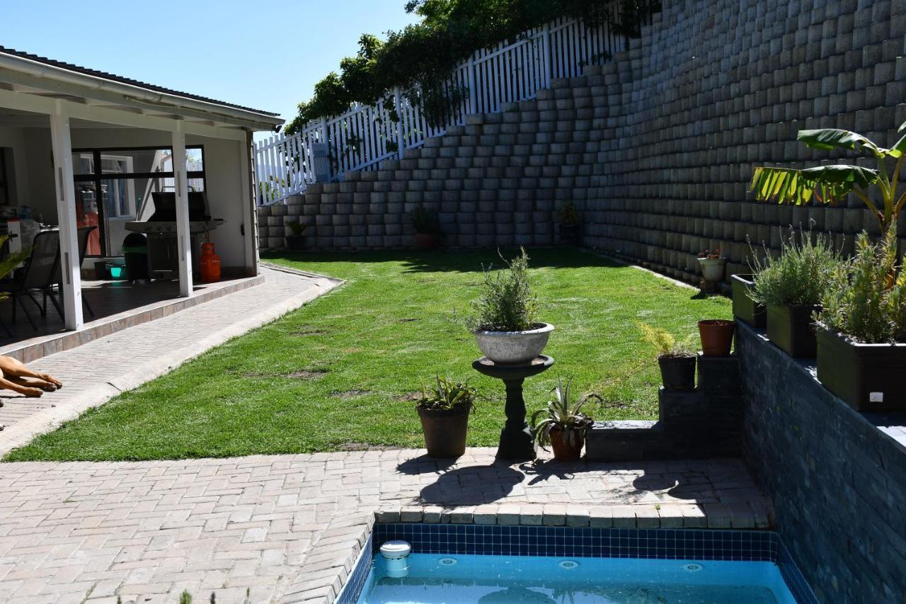 קניסנה Friendz Guesthouse מראה חיצוני תמונה