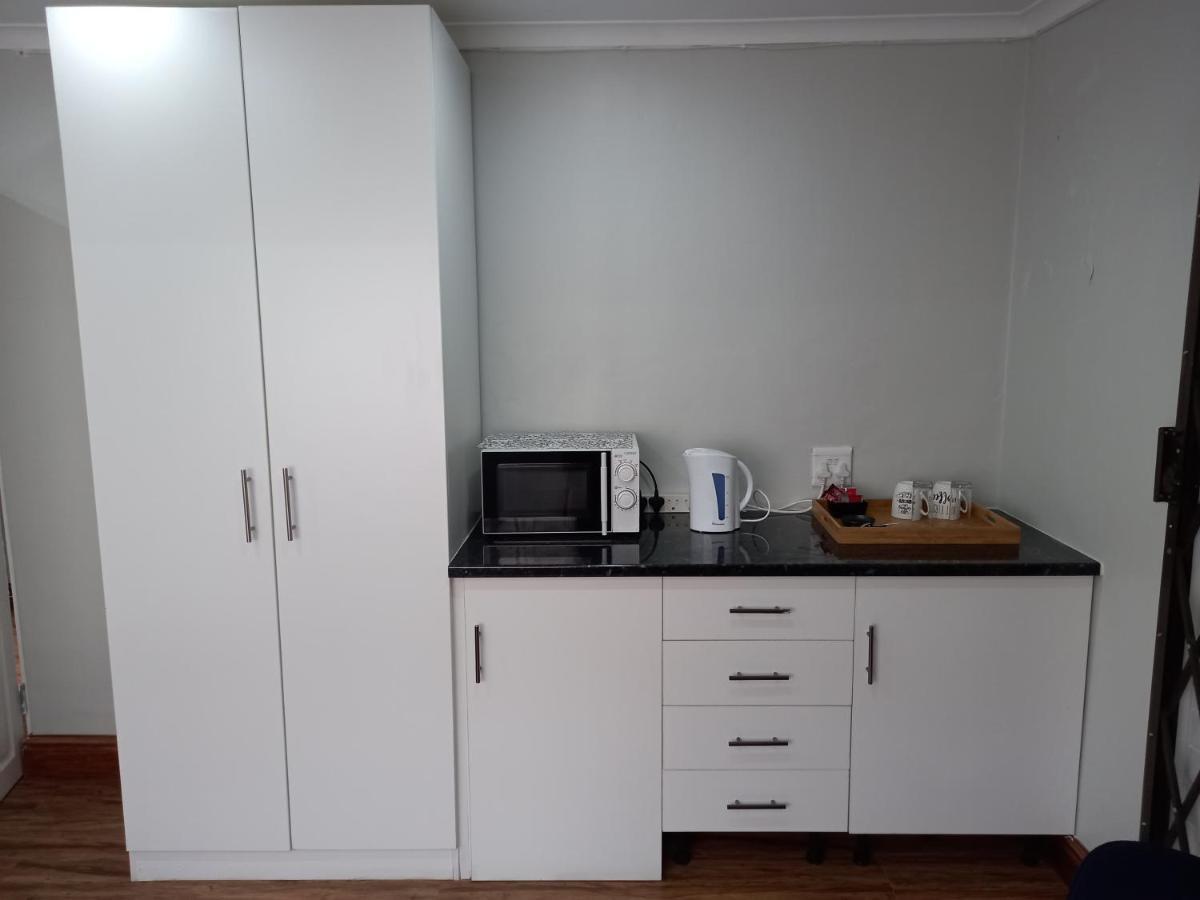 קניסנה Friendz Guesthouse מראה חיצוני תמונה