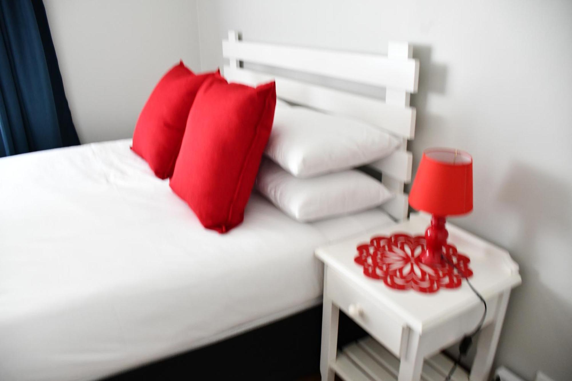 קניסנה Friendz Guesthouse חדר תמונה